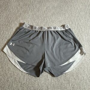Under Armour Short Women XLarge Loose Gray & White New